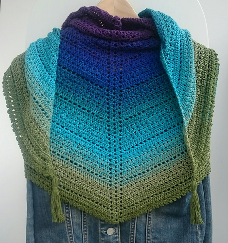 Mimzan crochet scarf 